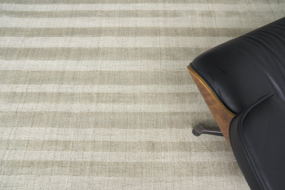 Exquisite Rugs Robin Stripe Hand-loomed Bamboo Silk/Wool 3784 Taupe 9' x 12' Area Rug