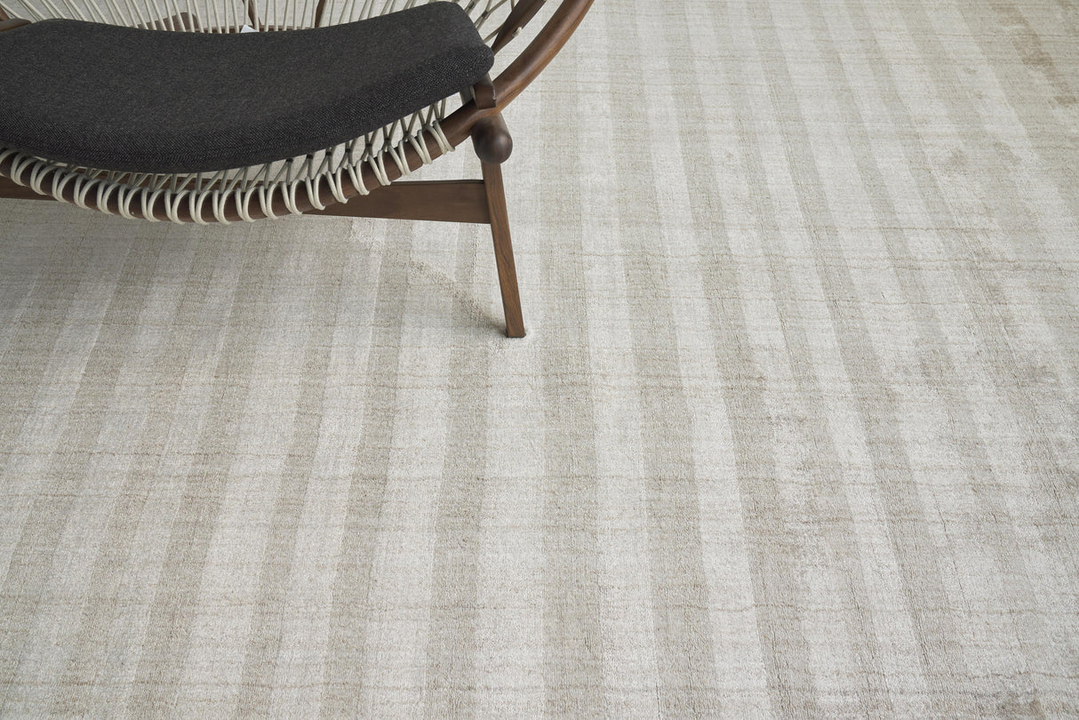 Exquisite Rugs Robin Stripe Hand-loomed Bamboo Silk/Wool 3787 Light Khaki 8' x 10' Area Rug
