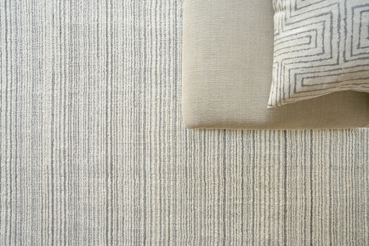 Exquisite Rugs Rossini Hand-loomed Nylon/PET yarn Yarn 4695 Ivory/Gray 14' x 18' Area Rug
