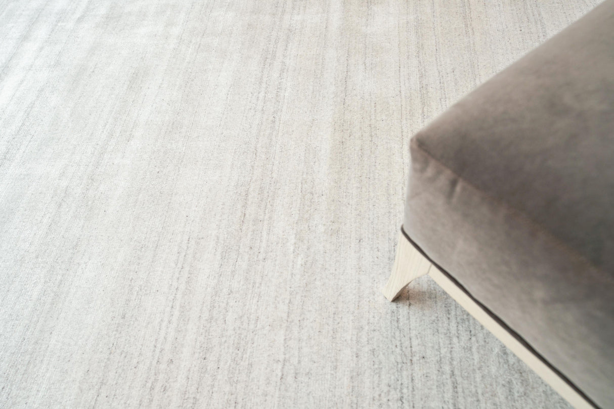 Exquisite Rugs Sanctuary Hand-loomed Bamboo Silk/Wool 9907 Ivory/Gray 15' x 20' Area Rug