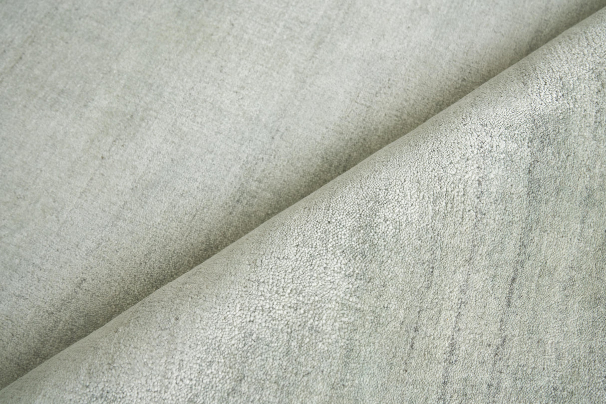 Exquisite Rugs Sanctuary Hand-loomed Bamboo Silk/Wool 9960 Light Green 8' x 10' Area Rug