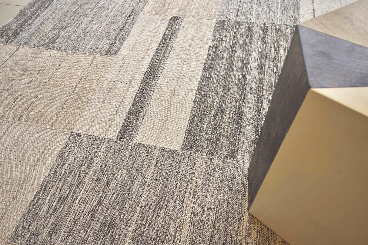 Exquisite Rugs Scandinavian Hand-loomed New Zealand Wool 4591 Ivory/Blue/Gray 5' x 8' Area Rug