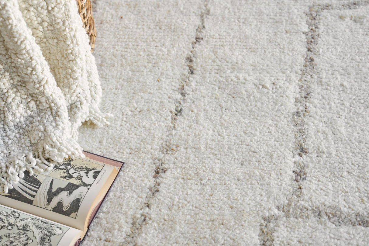 Exquisite Rugs Tahoe Hand-knotted Wool 5557 White/Beige 8' x 10' Area Rug