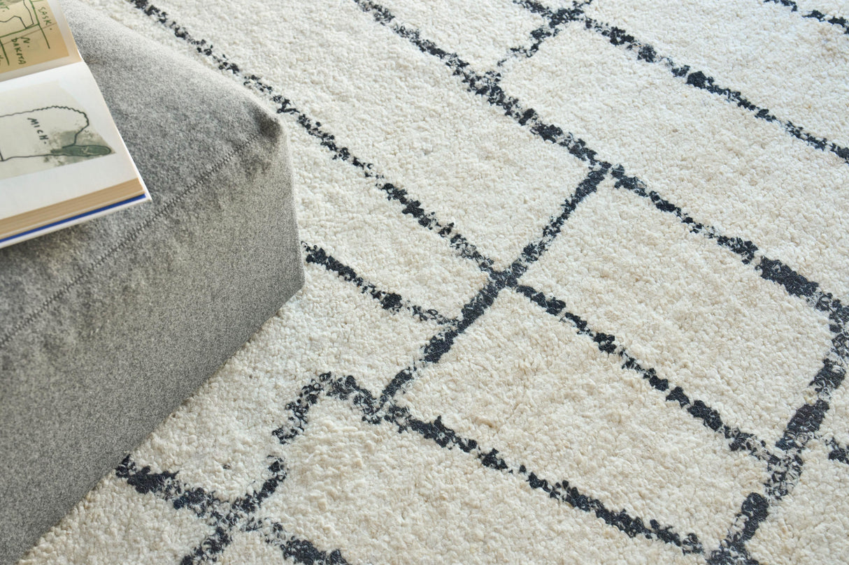 Exquisite Rugs Tahoe Hand-knotted Wool 5559 Ivory/Black 8' x 10' Area Rug