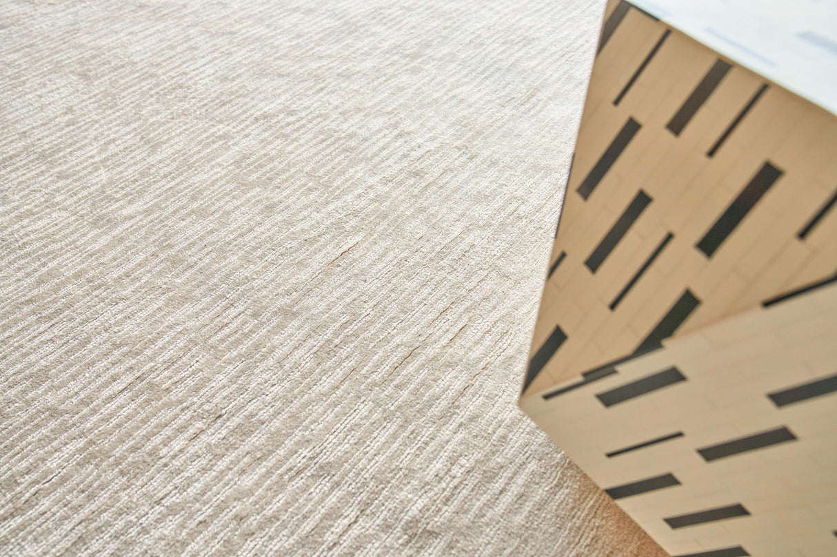 Exquisite Rugs Tangaro Hand-loomed Bamboo Silk/Banana Silk 4436 Light Beige 9' x 12' Area Rug