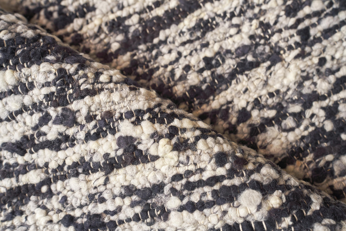 Exquisite Rugs Tocayo Flatweave New Zealand Wool 4572 Black 9' x 12' Area Rug