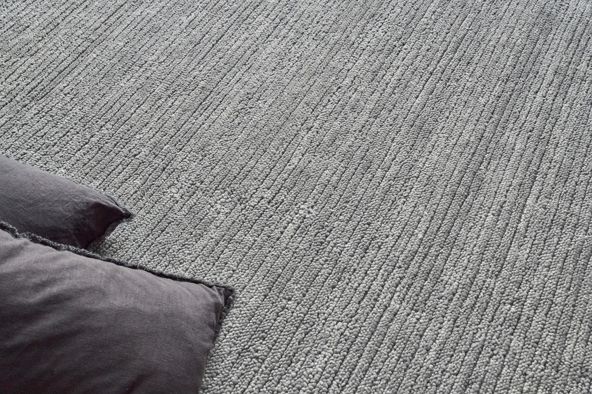 Exquisite Rugs Urth Hand-loomed New Zealand Wool 5395 Gray 10' x 14' Area Rug