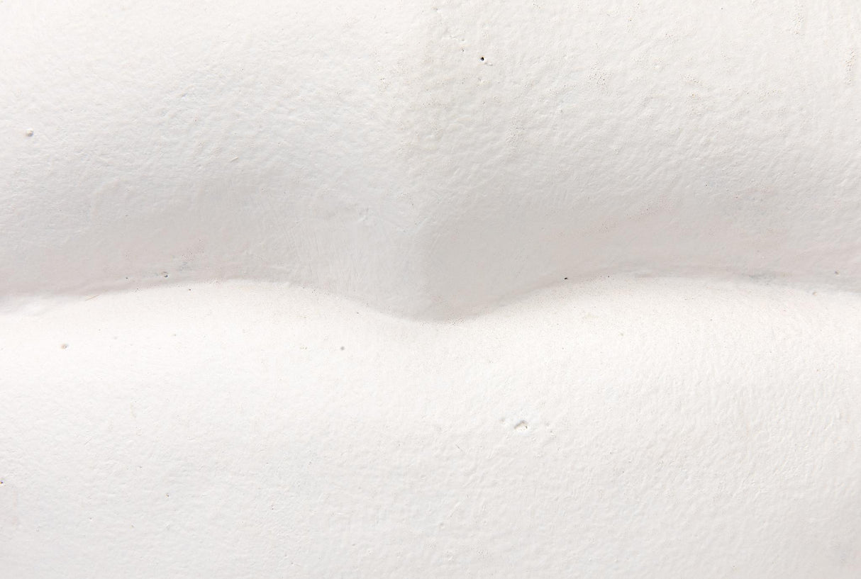 NOIR Lips White Fiber Cement