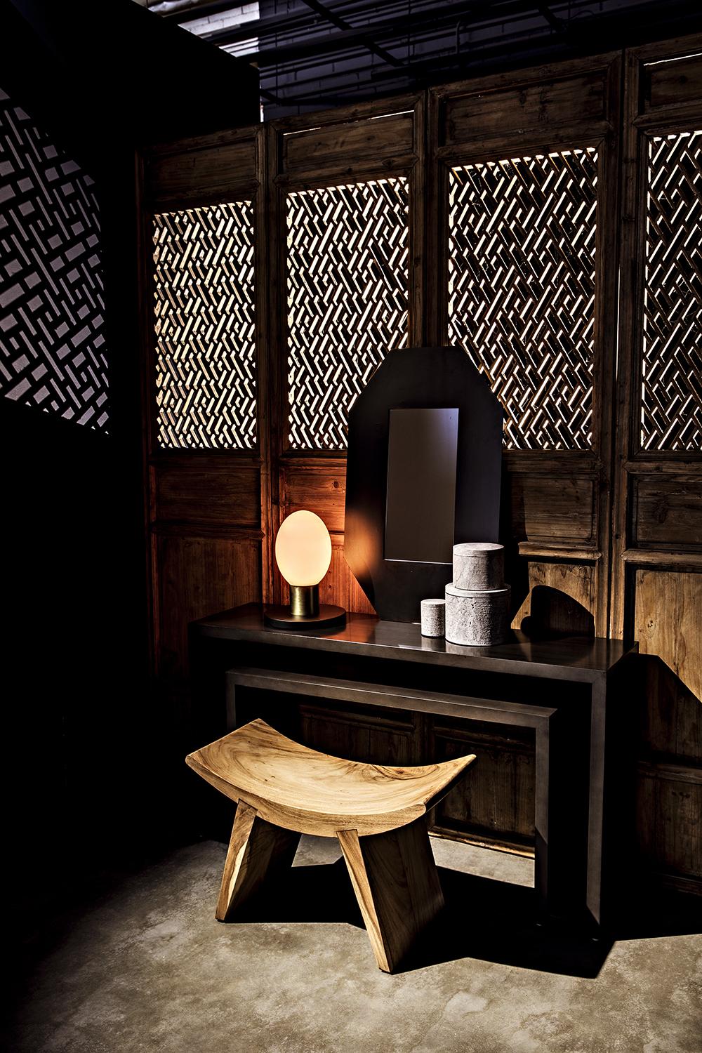 NOIR Caine Console Pale