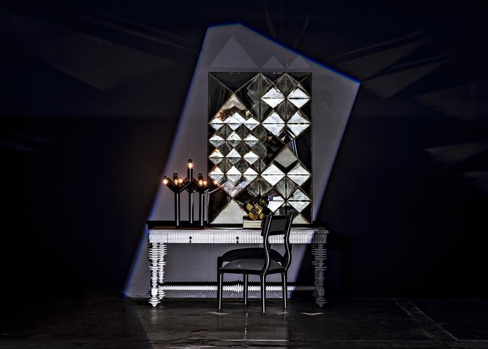 NOIR Portuguese Desk Solid White