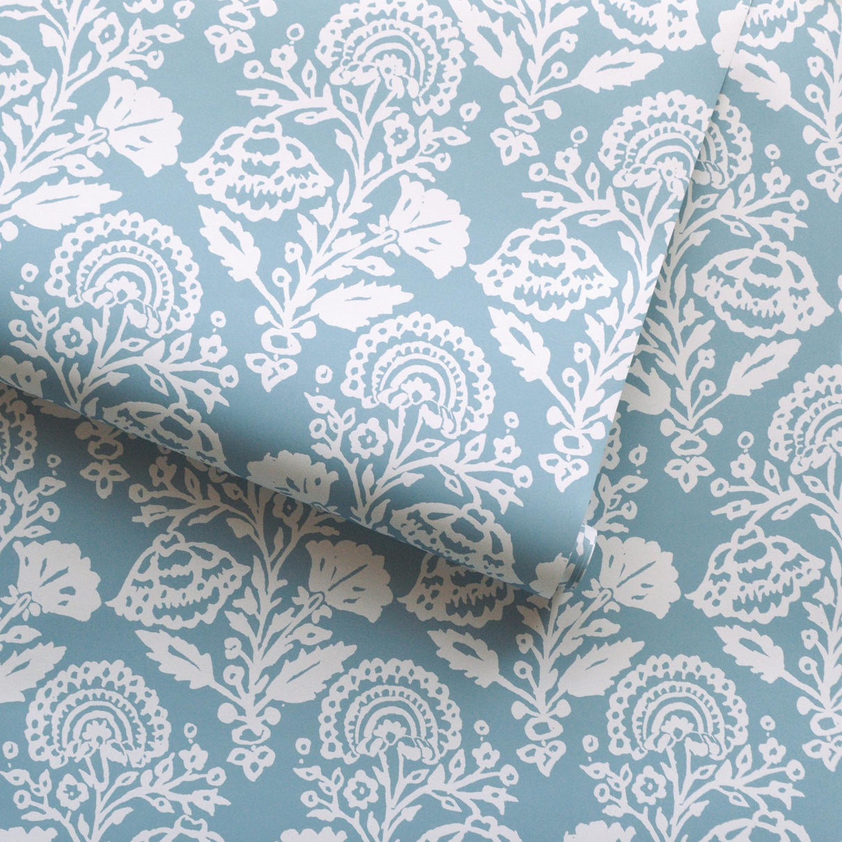 DecoratorsBest Damask Bloom Blue Peel and Stick Wallpaper, 28 sq. ft.
