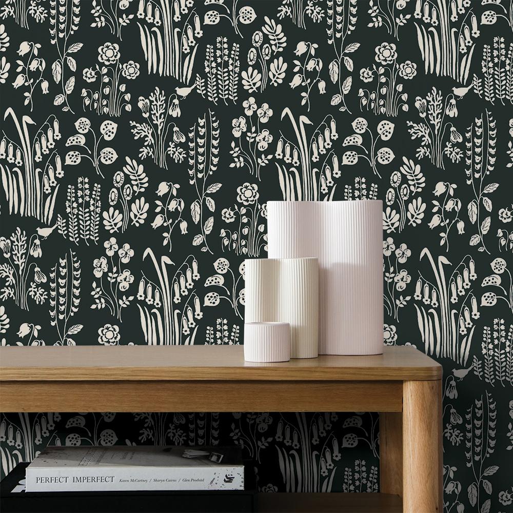 DecoratorsBest Wildflowers by The Novogratz Black and White Peel and Stick Wallpaper, 28 sq. ft.