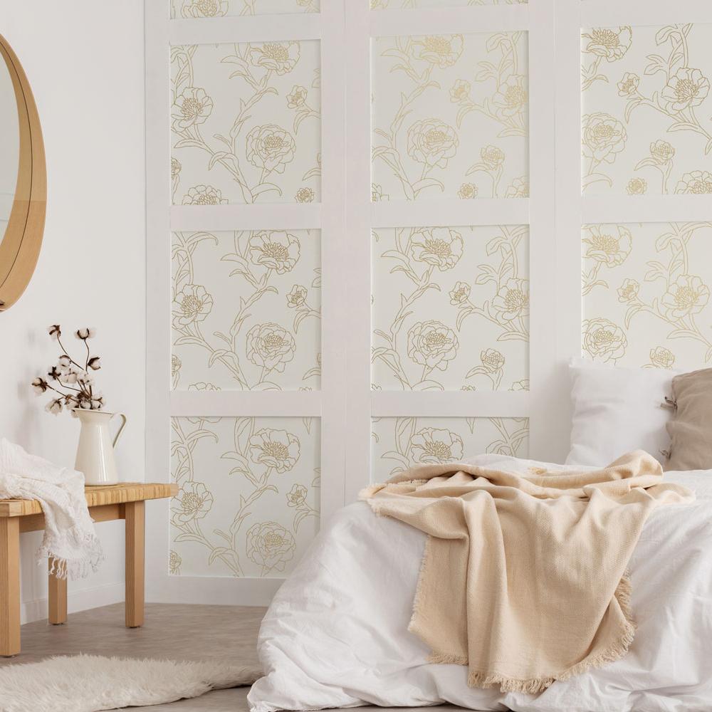 DecoratorsBest Delicate Peony Metallic Gold Peel and Stick Wallpaper, 56 sq. ft.