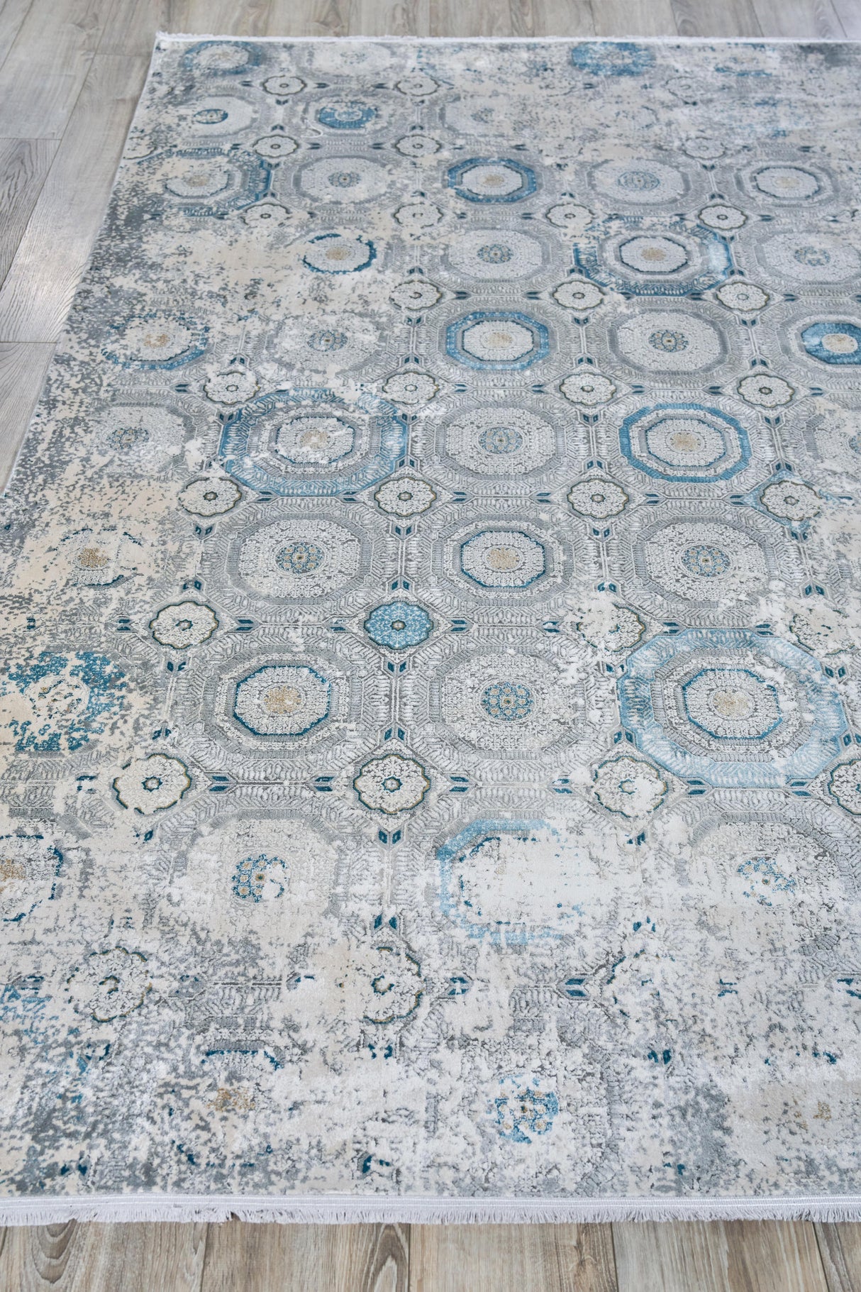 Exquisite Rugs The Met X Exquisite Rugs Legacy 5662 Ivory/Blue 8' x 10' Area Rug