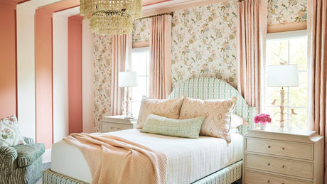 G P & J Baker ORIENTAL BIRD ANTIQUE Wallpaper