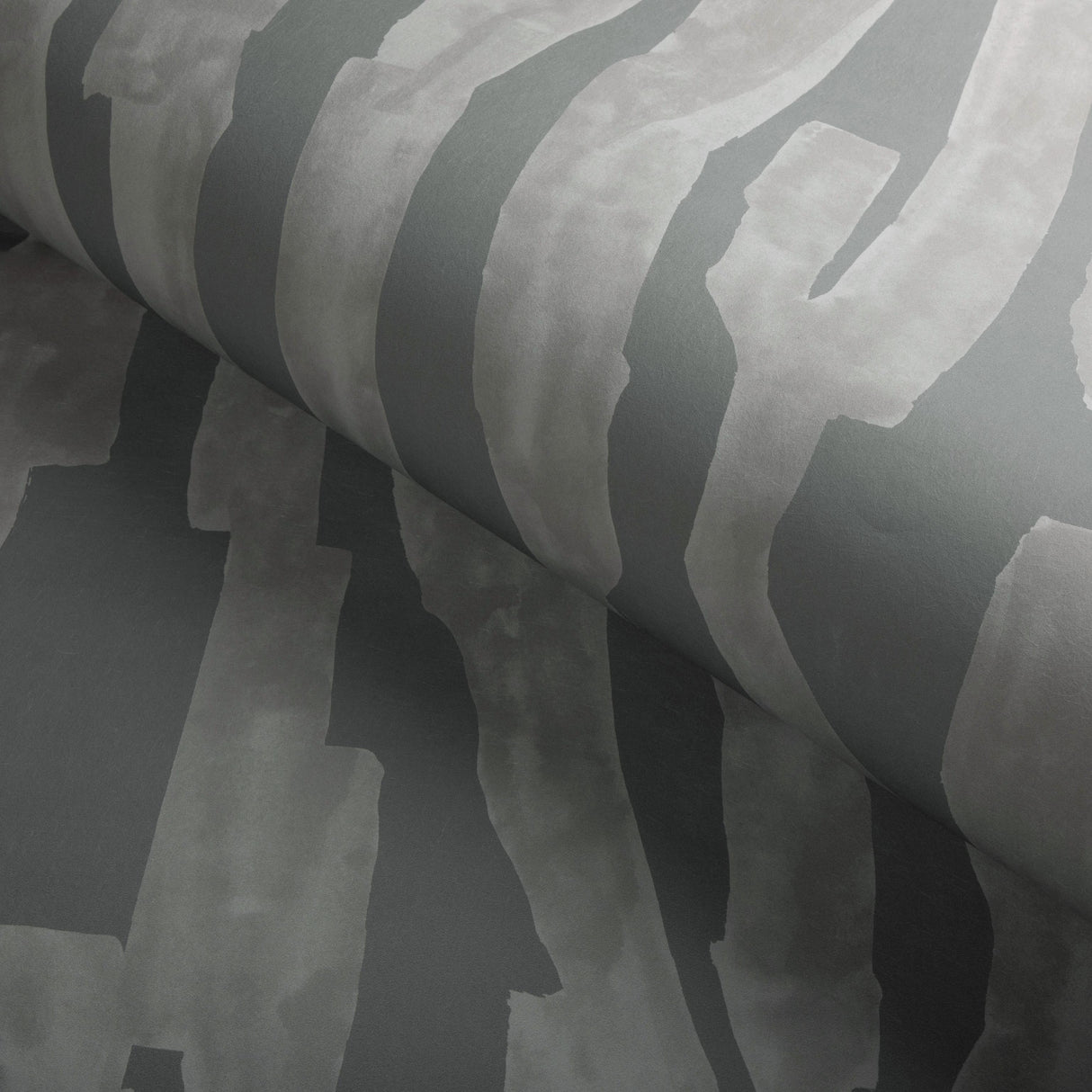 Lee Jofa INTARGIA PAPER CARBON Wallpaper