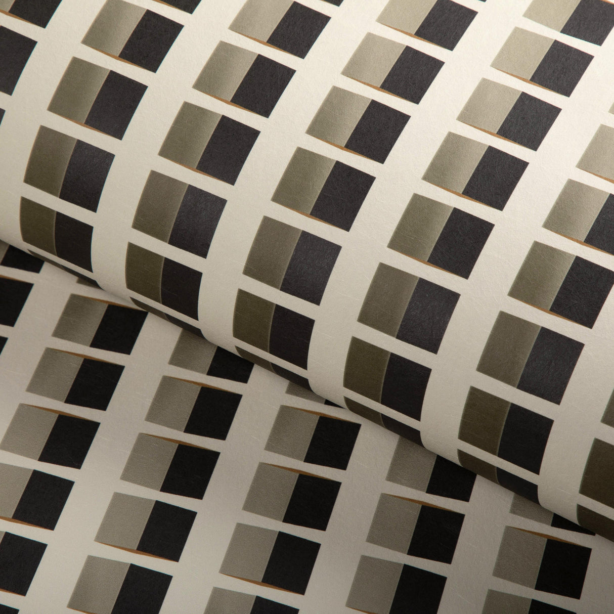Lee Jofa REFRAKT PAPER OBSIDIAN Wallpaper
