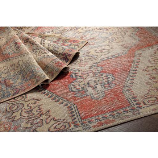 Surya Unique UNQ-2315 2'6" x 4' Rug