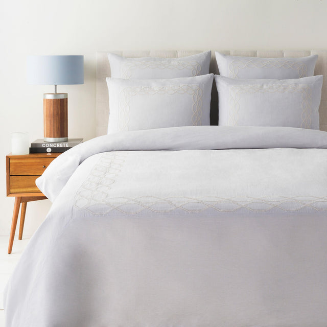 Surya Afia AFI-2002 68"W x 86"L; 26"W x 20"L Bedding
