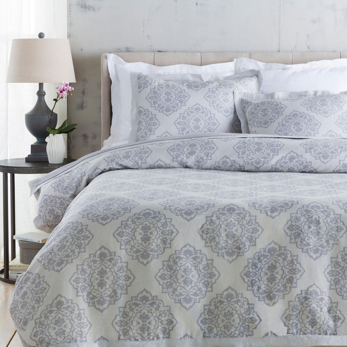Surya Anniston ANN-7001 108"W x 92"L; 36"W x 20"L Bedding