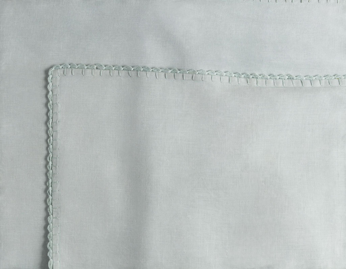 Surya Evelyn EVY-3000 68"W x 86"L, 26"W x 20"L BedSkirt