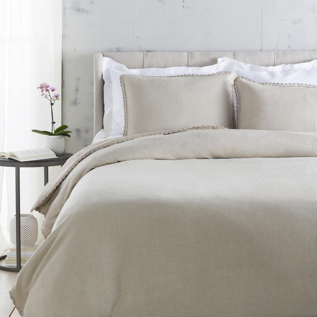 Surya Evelyn EVY-3005 20"H x 36"W Bedding
