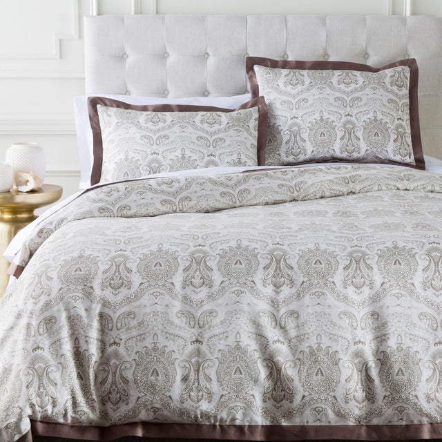 Surya Griffin GRF-1002 68"W x 86"L; 26"W x 20"L Bedding