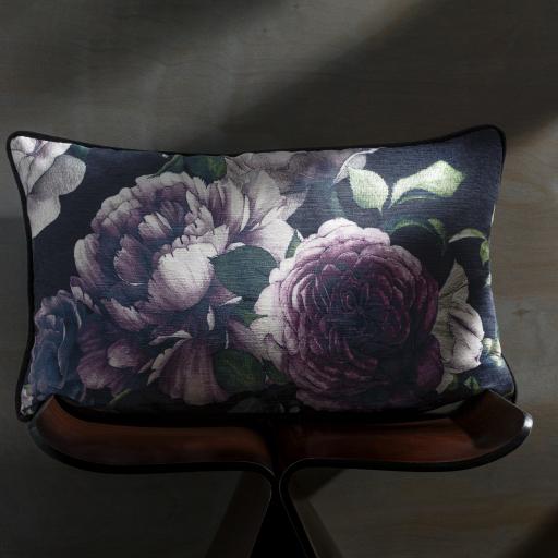 Surya Horticulture HTC-003 14"H x 22"W Pillow Cover