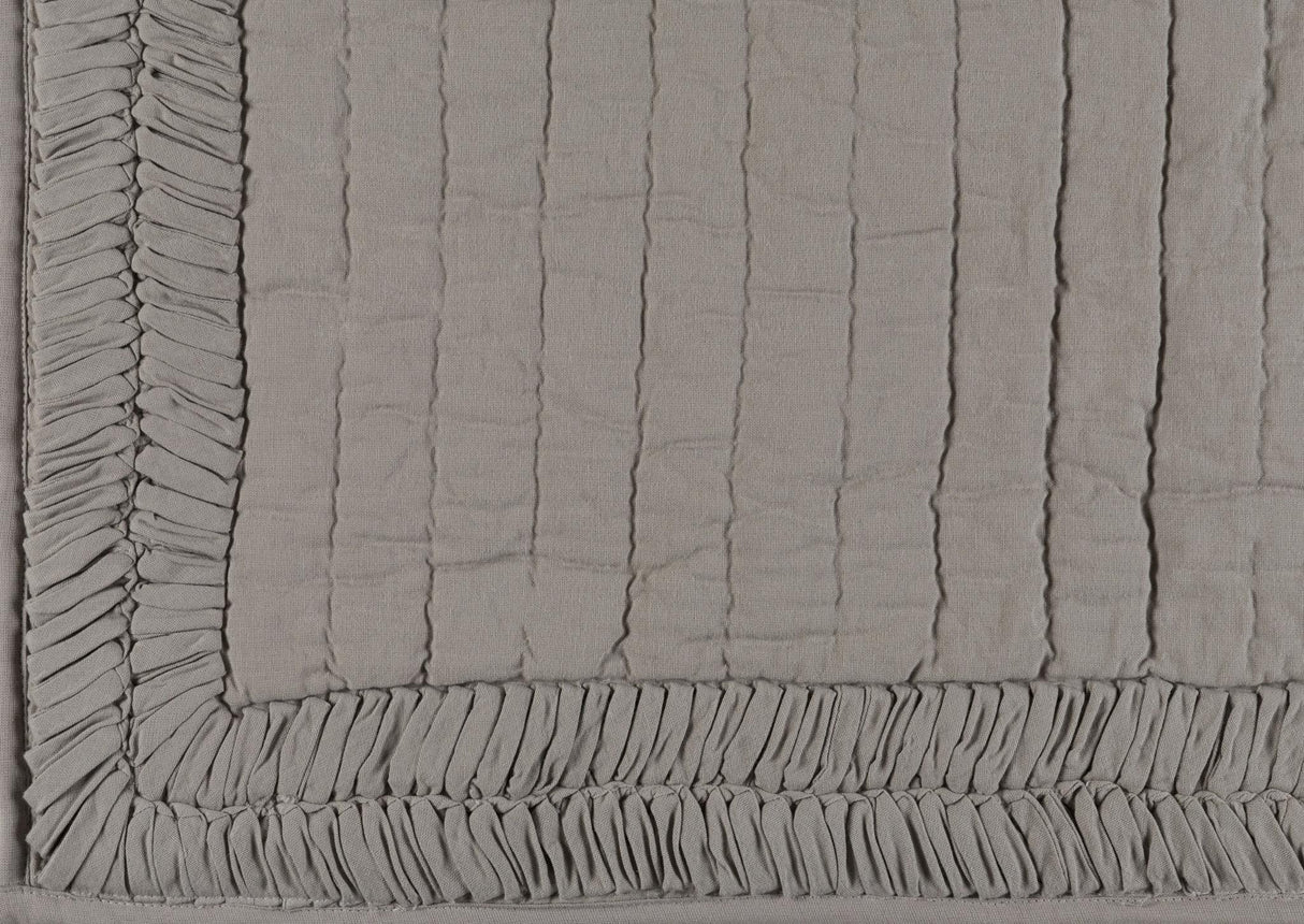 Surya Lindon LDN-6002 88"W x 92"L, 26"W x 20"L Quilt
