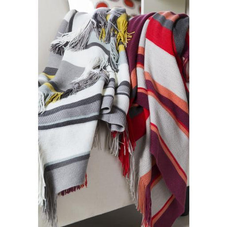 Surya Topanga TPG-1001 Charcoal Coral 50"W x 60"L Throw