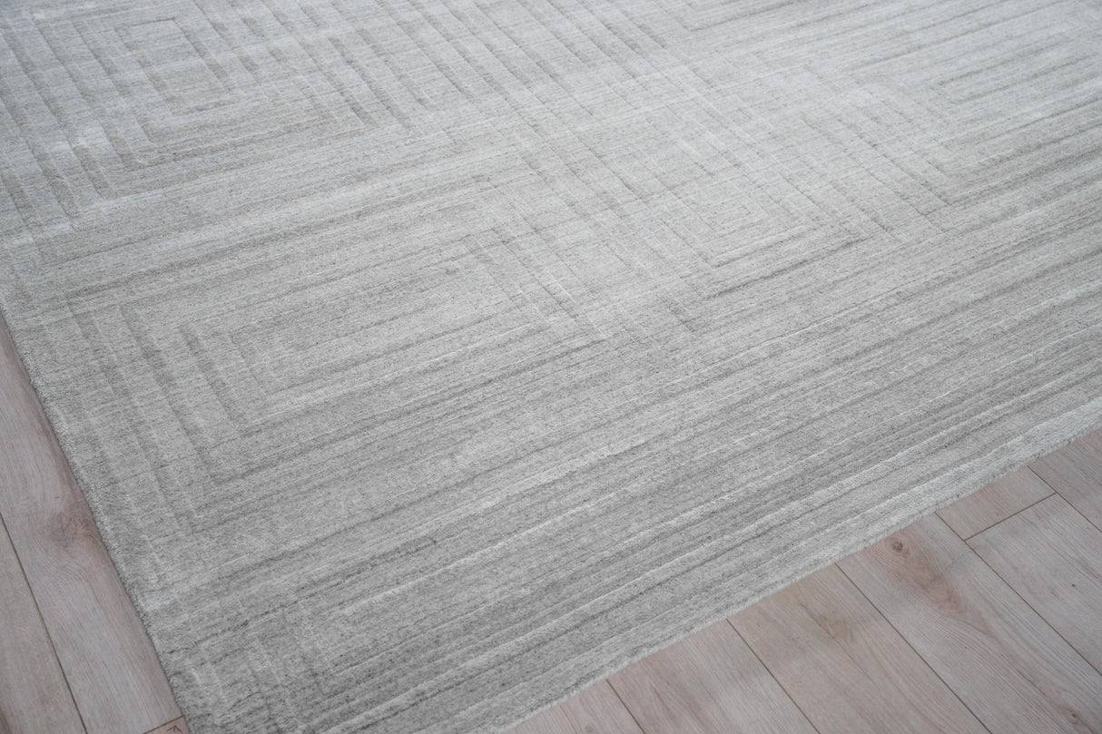 Exquisite Rugs Castelli Handloomed Bamboo Silk and New Zealand Wool 5627 Light Gray 12' x 15' Area Rug