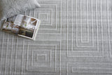 Exquisite Rugs Castelli Handloomed Bamboo Silk and New Zealand Wool 5627 Light Gray 12' x 15' Area Rug