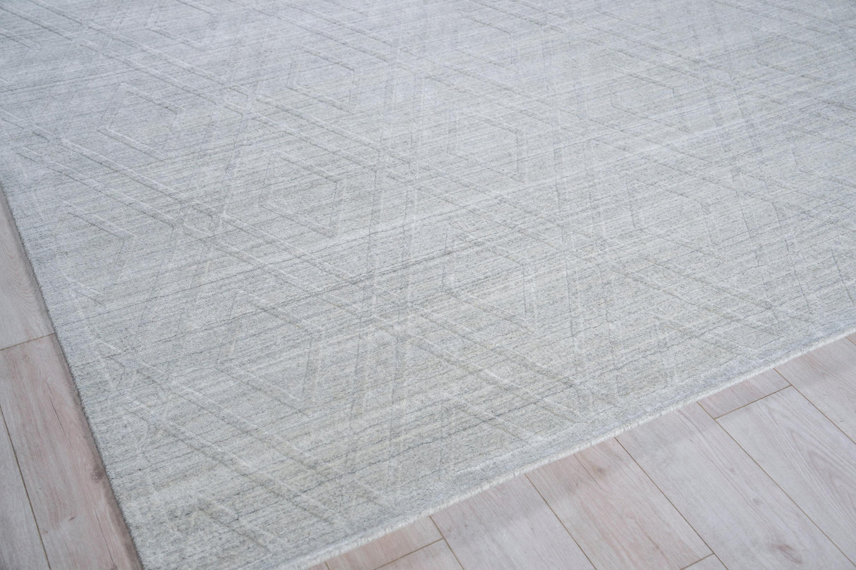 Exquisite Rugs Castelli Handloomed Bamboo Silk and New Zealand Wool 5629 Light Silver 8' x 10' Area Rug