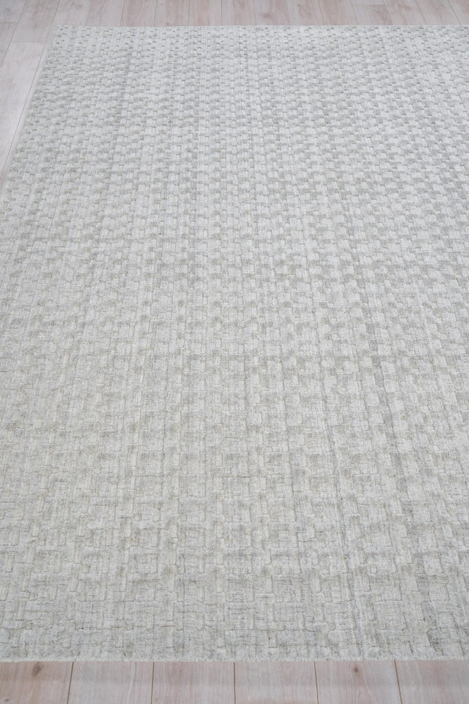 Exquisite Monroe Silk Handloomed Bamboo Silk and New Zealand Wool Light Silver Area Rug 9.0'X12.0' Rug