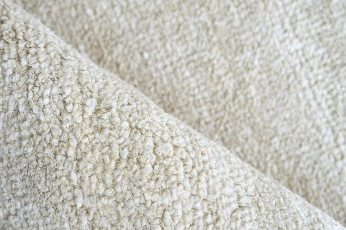 Exquisite Rugs Plush Hand-Knotted Bamboo Silk and Wool 4996 White 8' x 10' Area Rug