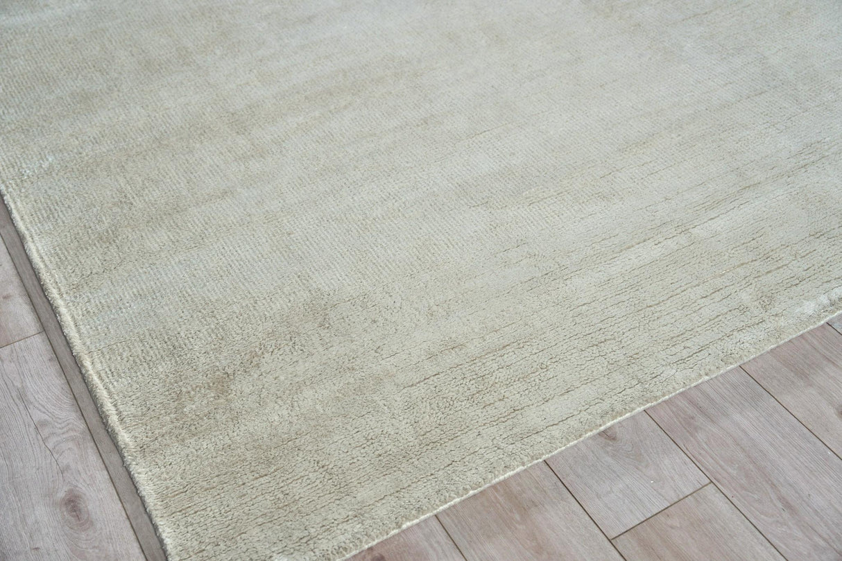 Exquisite Rugs Plush Hand-Knotted Bamboo Silk and Wool 4996 White 9' x 12' Area Rug