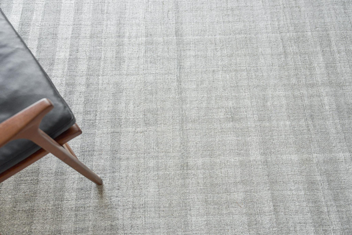 Exquisite Rugs Robin Stripe Handloomed Bamboo Silk and New Zealand Wool 5624 Light Silver 8' x 10' Area Rug