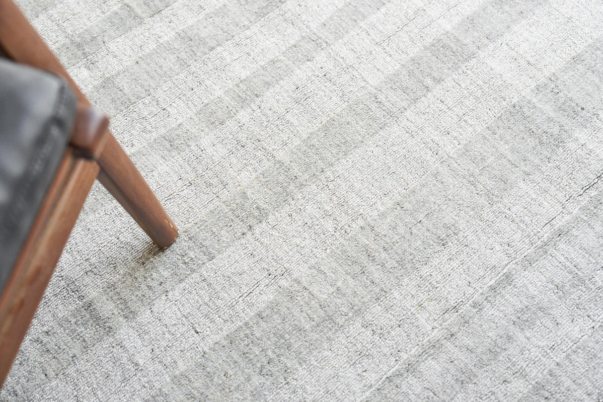 Exquisite Rugs Robin Stripe Handloomed Bamboo Silk and New Zealand Wool 5624 Light Silver 9' x 12' Area Rug