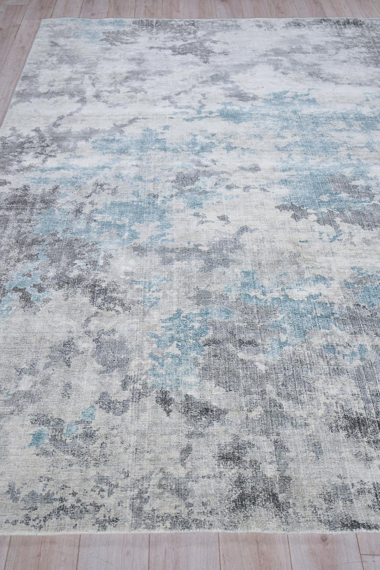 Exquisite Rugs Sky Handloomed Wool and Bamboo Silk 6327 Gray/Blue 6' x 9' Area Rug