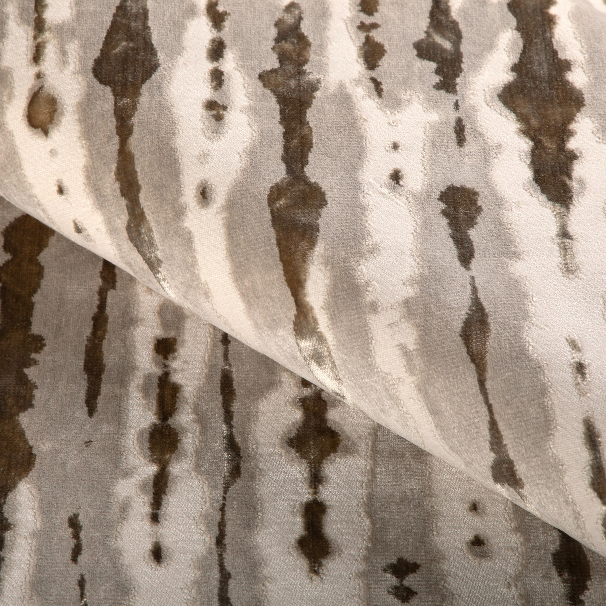Kravet DESIGN 37106 11 Upholstery Fabric