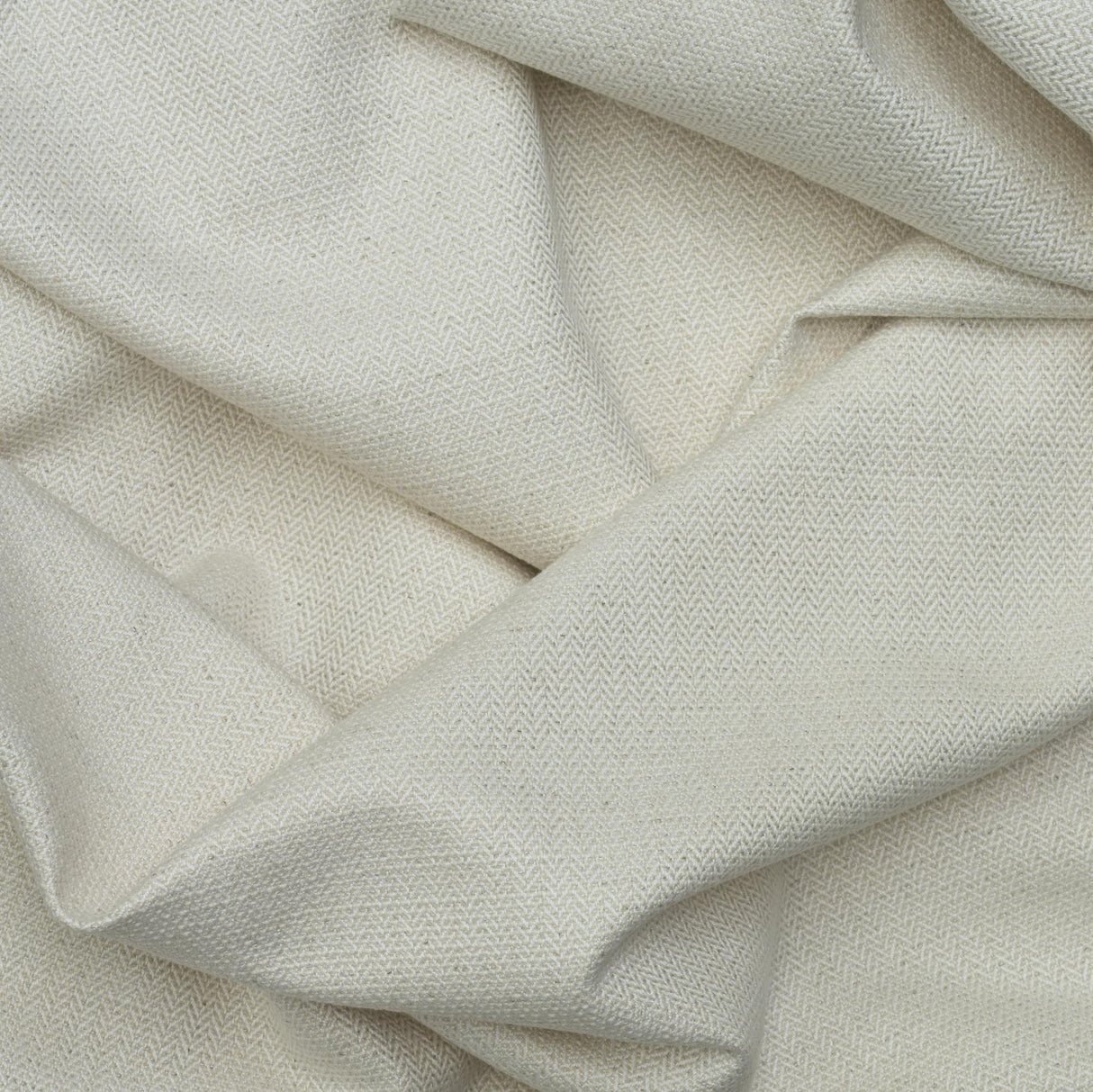 Andrew Martin BIRDS FOOT CHALK Upholstery Fabric