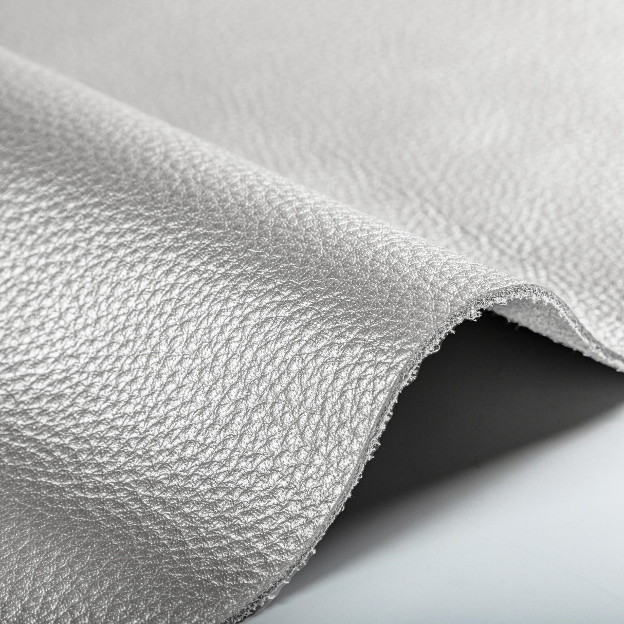 Kravet DESIGN L CONCHAS-SILVER Upholstery Fabric