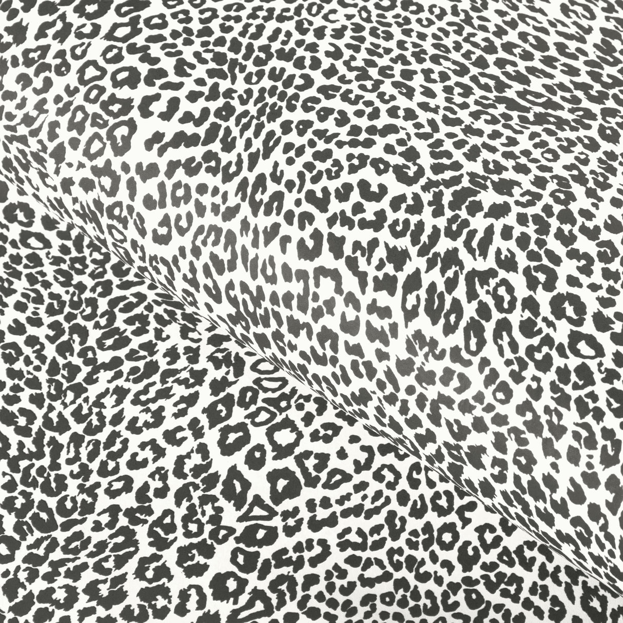 Brunschwig & Fils PETIT LEOPARD NOIR Wallpaper