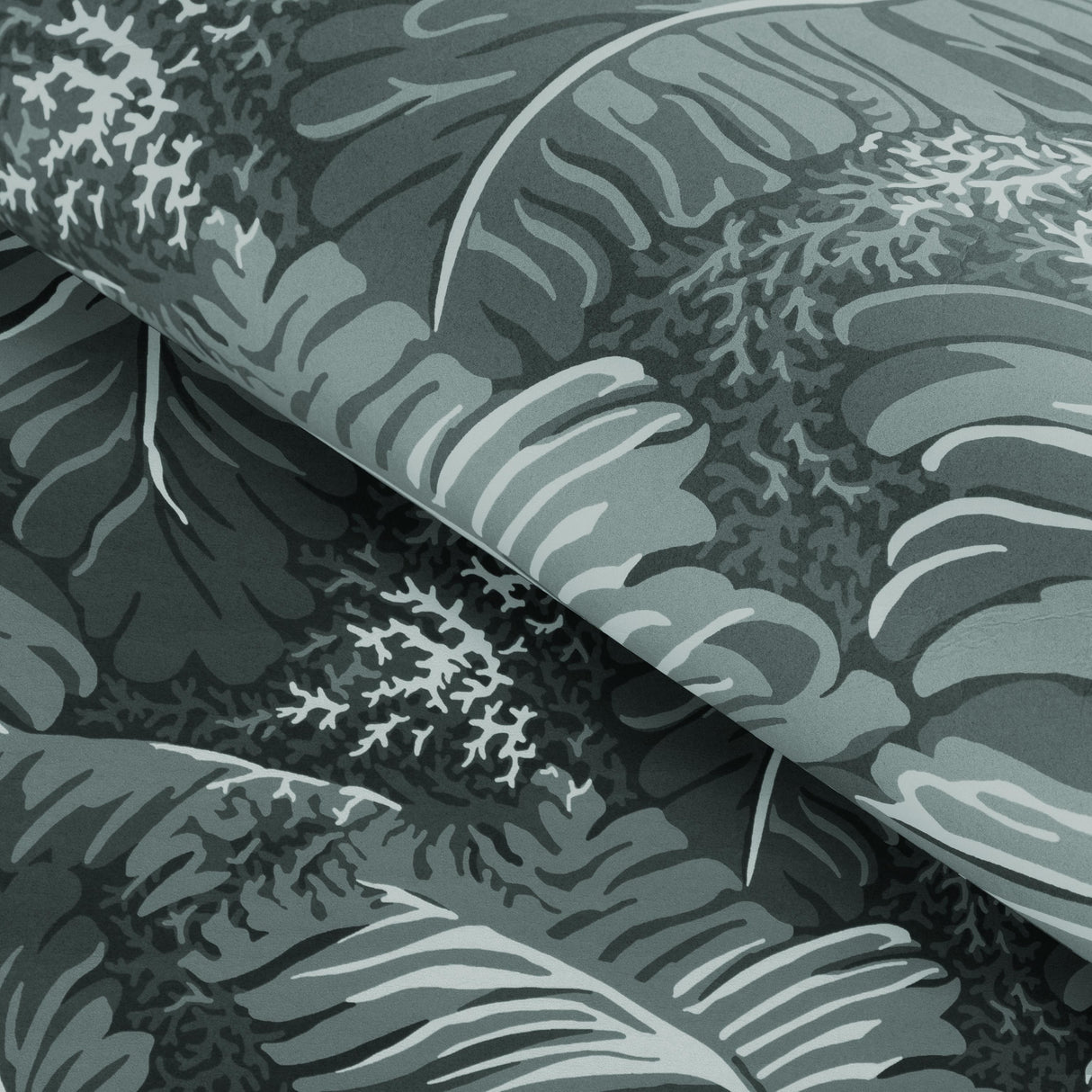 Brunschwig & Fils FEUILLES DE BANANIER GRIS Wallpaper