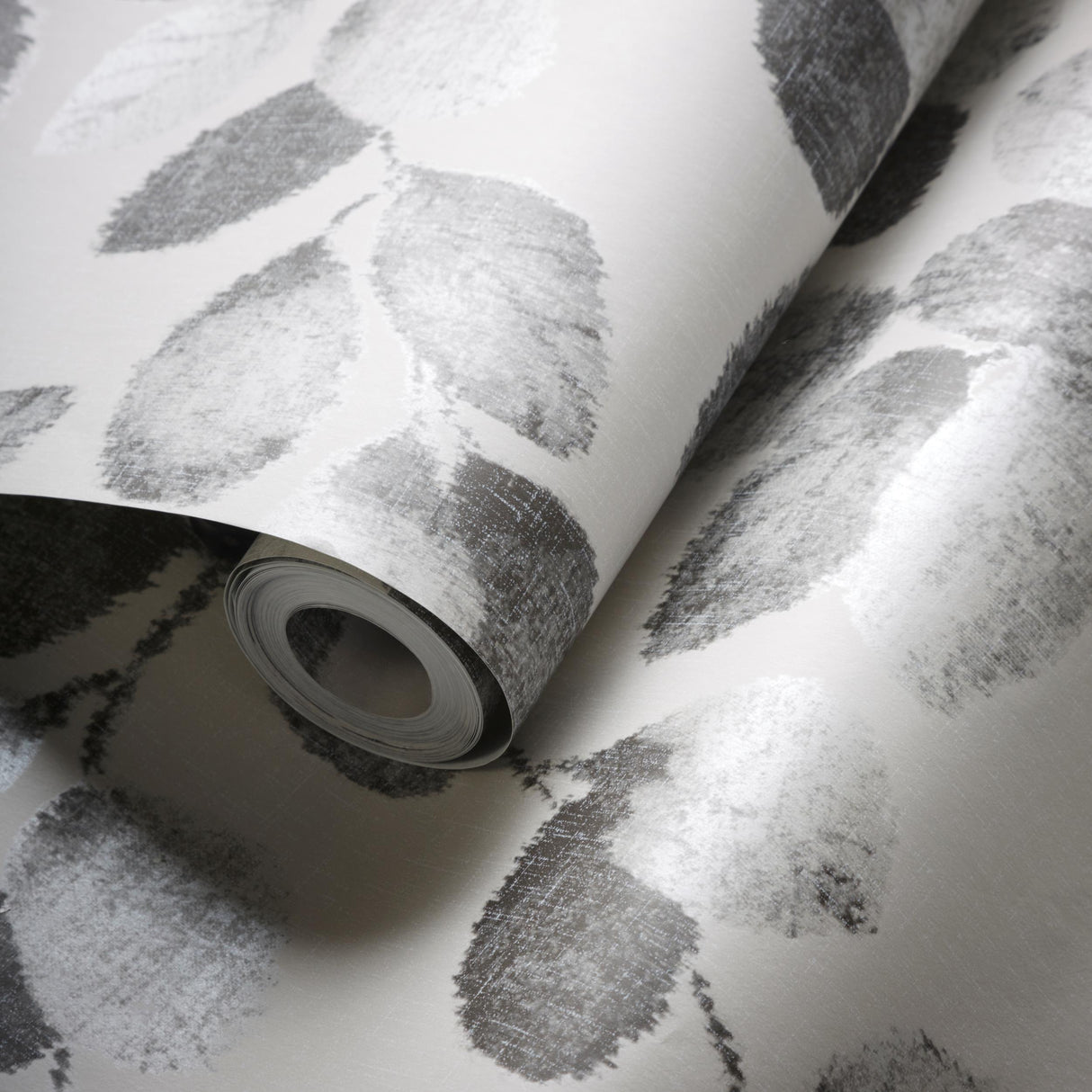 Clarke & Clarke NORTHIA CHARCOAL WP Wallpaper