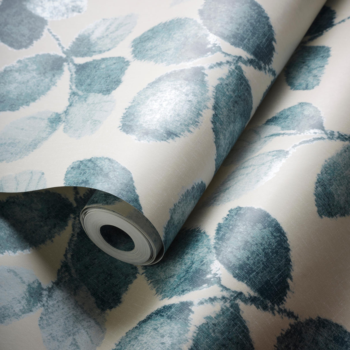 Clarke & Clarke NORTHIA DENIM LINEN WP Wallpaper