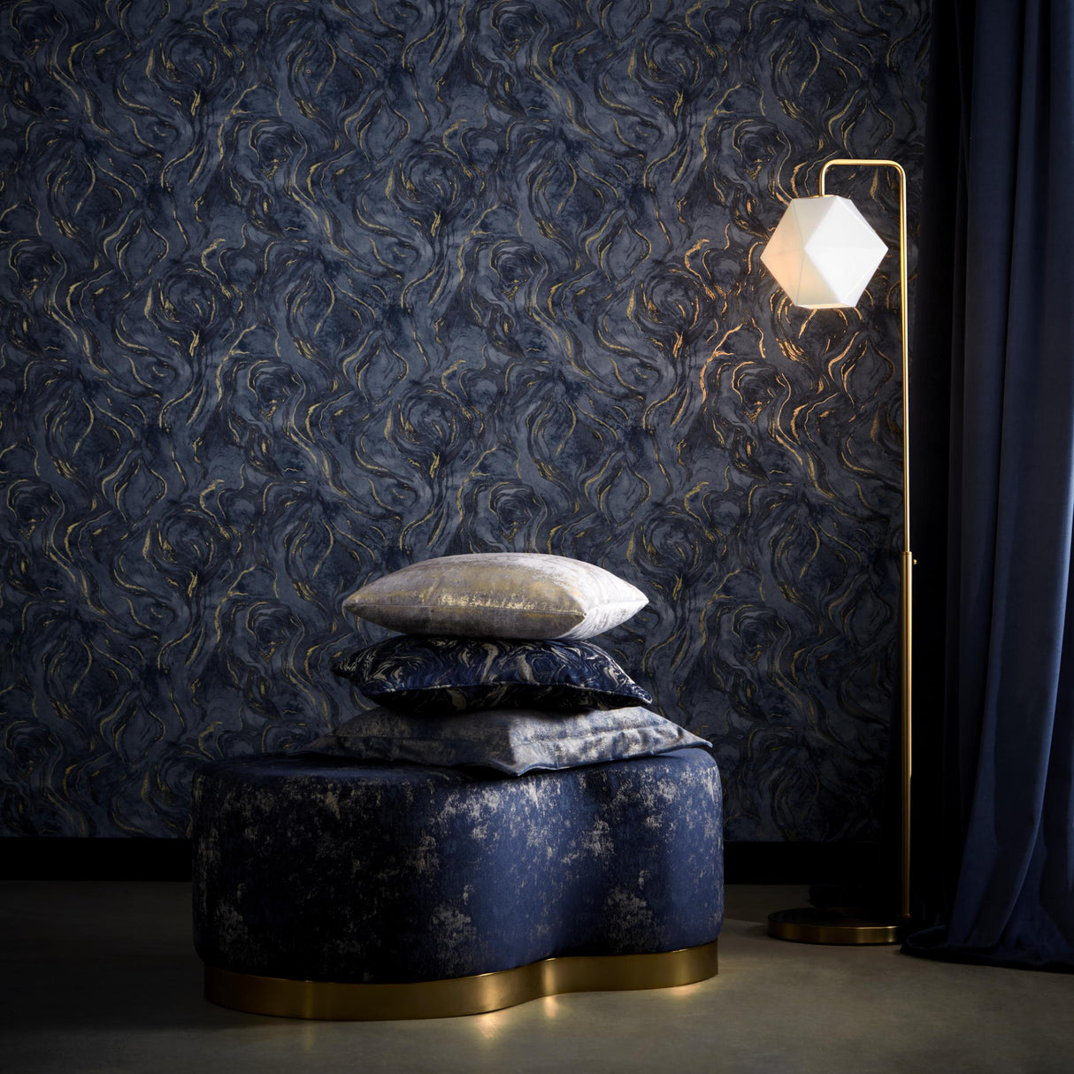 Clarke & Clarke LAVICO MIDNIGHT WP Wallpaper