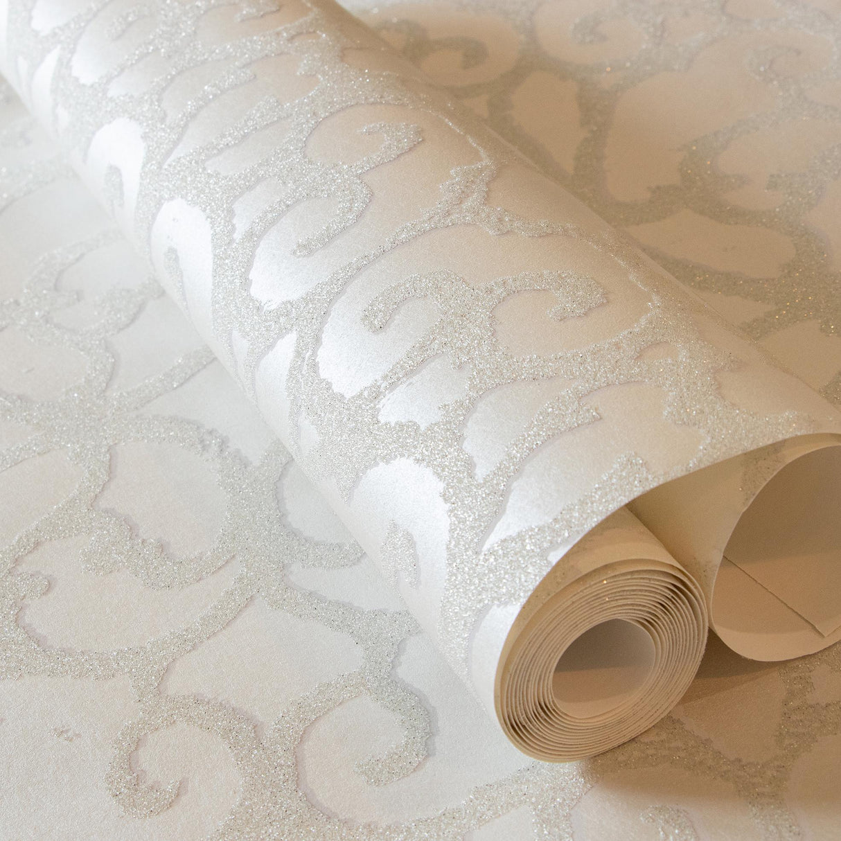 Galerie Pluto Pearl White White Wallpaper