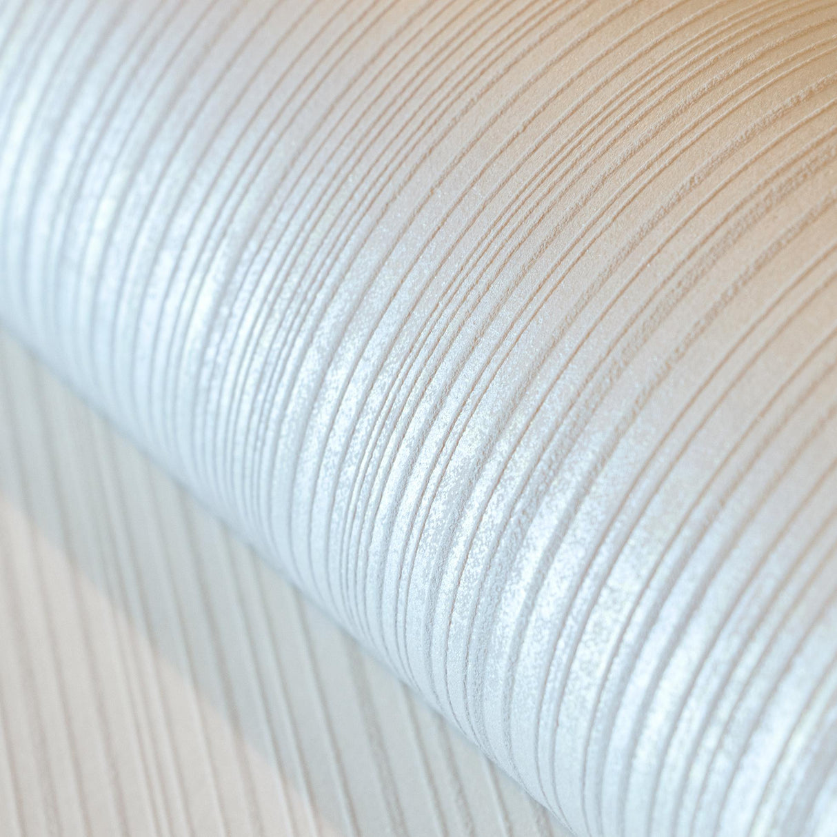 Galerie Jupiter Pearl White White Wallpaper