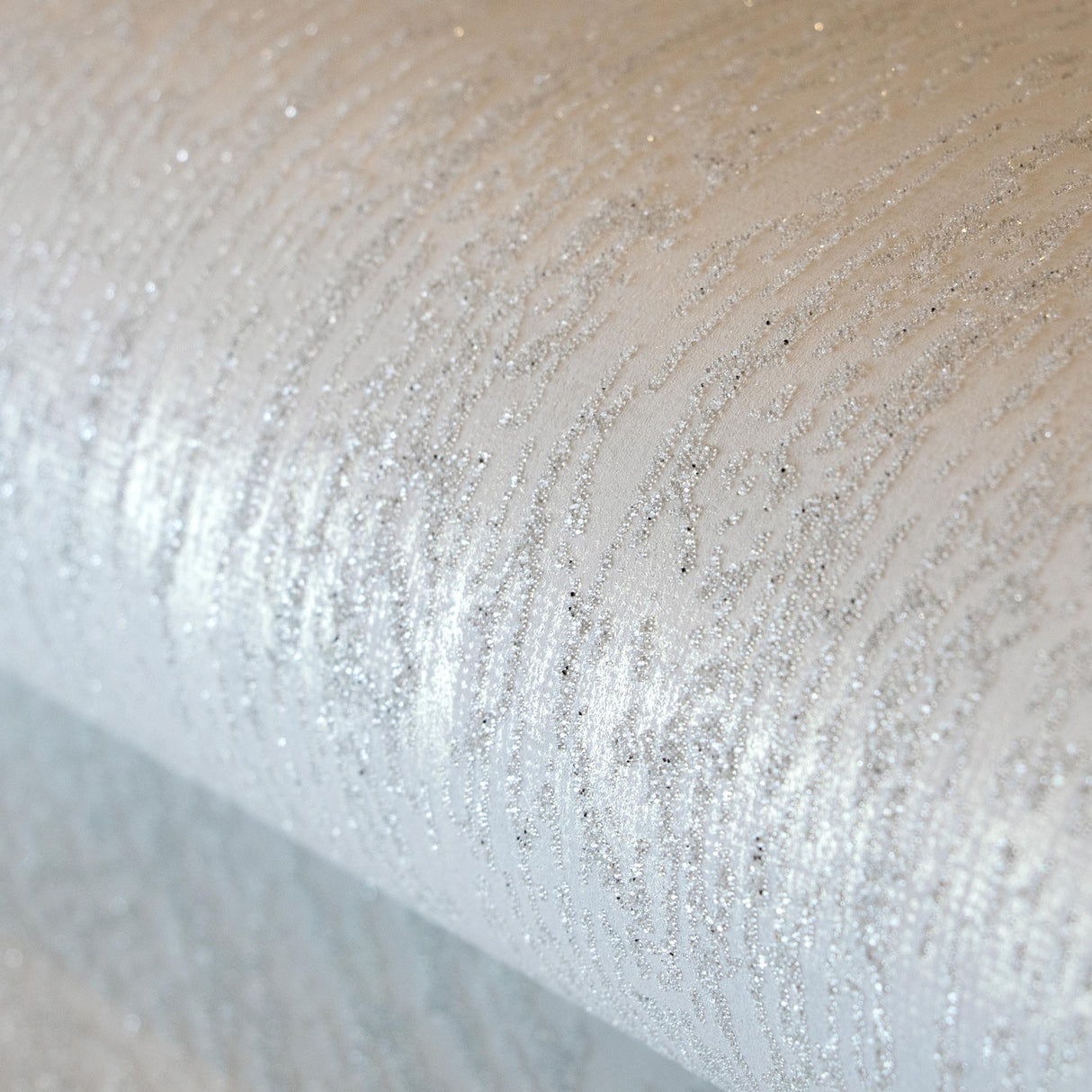 Galerie Neptun Pearl White White Wallpaper
